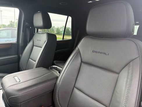 Used 2025 GMC Yukon Denali AWD/4WD image 11