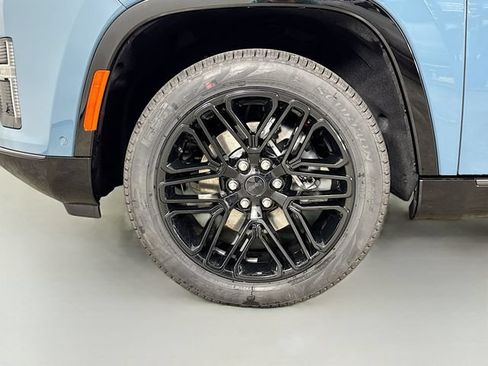 New 2026 Jeep Grand Wagoneer Limited AWD/4WD image 37