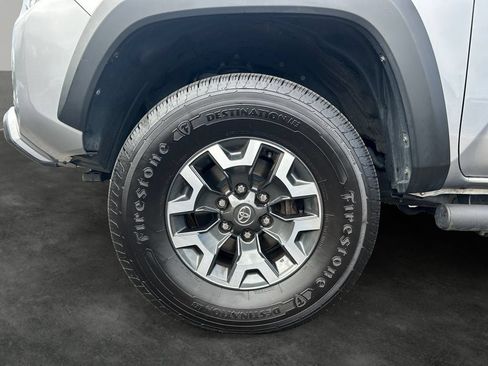 Used 2020 Toyota Tacoma TRD Off-Road w/ Technology Package AWD/4WD image 4