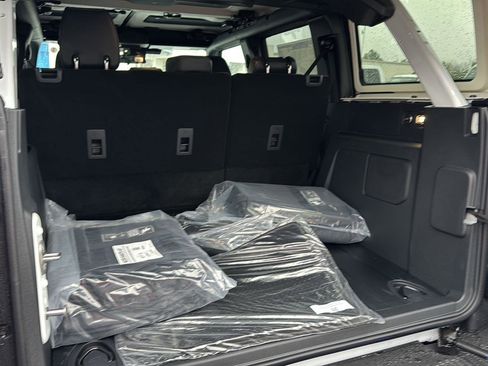 New 2025 Ford Bronco Badlands w/ Sasquatch Package image 40