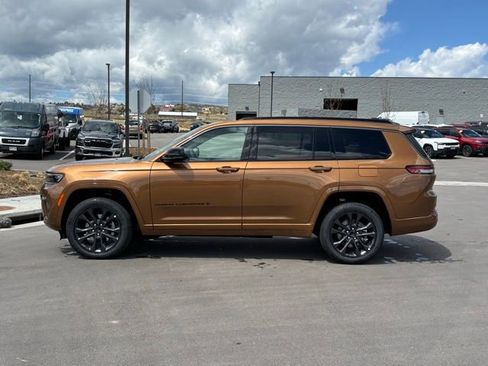 New 2026 Jeep Grand Cherokee L Limited AWD/4WD image 2