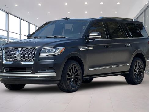 Certified 2024 Lincoln Navigator L Reserve AWD/4WD image 8
