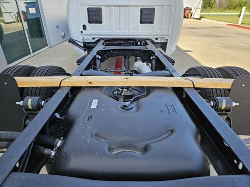 New 2025 RAM 3500 Tradesman w/ Chrome Appearance Group image 28