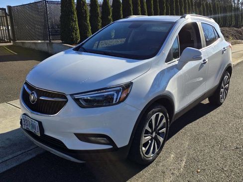 Used 2020 Buick Encore Essence image 1