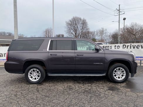 Used 2016 GMC Yukon XL SLE w/ Convenience Package image 2