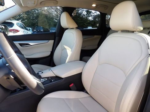 Used 2020 INFINITI QX50 Luxe w/ Navigation Package image 11