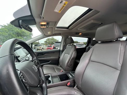 Used 2023 Honda Odyssey Touring image 12