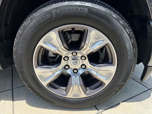 Used 2024 RAM 1500 Laramie AWD/4WD image 5