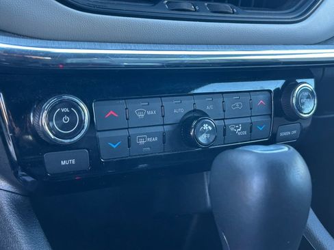 Used 2024 Jeep Compass Limited image 36