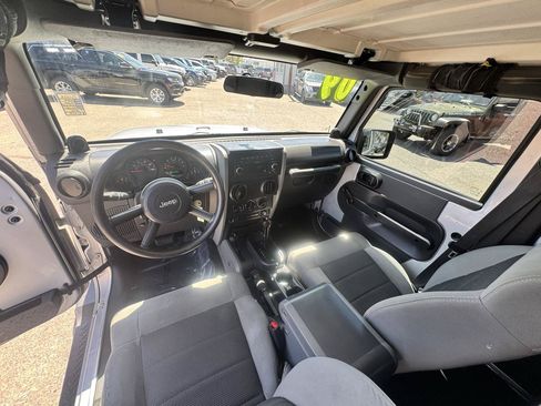 Used 2009 Jeep Wrangler Unlimited X w/ Trailer Tow Group AWD/4WD image 12