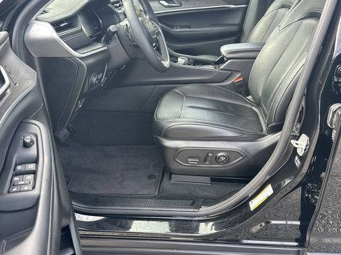 Used 2023 Jeep Grand Cherokee L Limited w/ Rear Seat Video Group I image 9