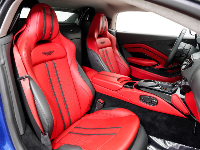 Used 2022 Aston Martin V8 Vantage Roadster RWD image 25