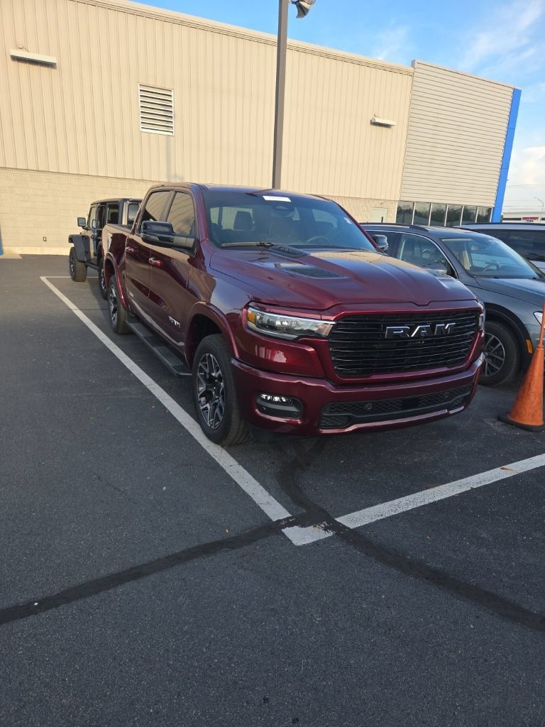 Used 2025 RAM 1500 Laramie w/ Sport Appearance Package AWD/4WD image 4