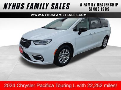 Used 2024 Chrysler Pacifica Touring-L