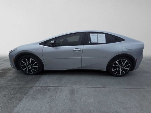 Certified 2026 Toyota Prius Plug-In Hybrid FWD image 4