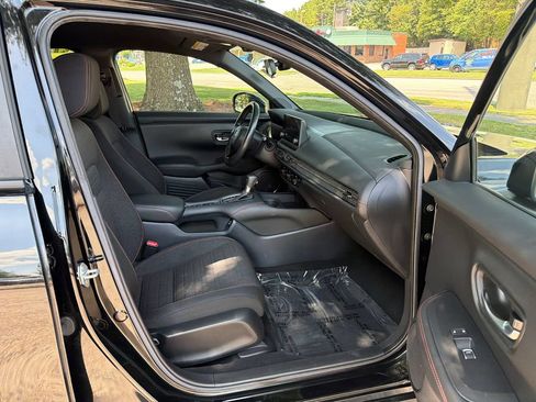 Used 2024 Honda HR-V Sport image 13