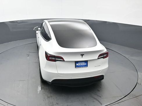 Used 2021 Tesla Model Y Long Range image 39