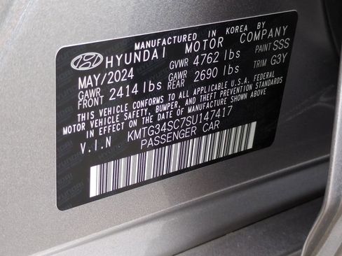 Used 2025 Genesis G70 2.5T w/ Sport Prestige Package image 26