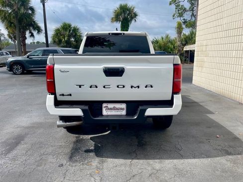 Used 2025 Toyota Tacoma TRD Off-Road AWD/4WD image 4