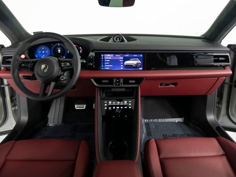 New 2026 Porsche Macan Turbo Electric image 33