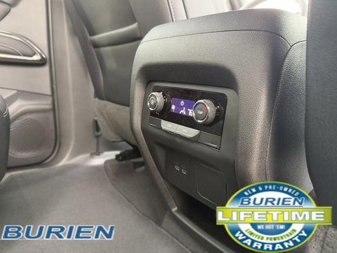 New 2025 Chevrolet Traverse LT image 26