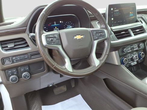 Used 2022 Chevrolet Suburban LT image 12