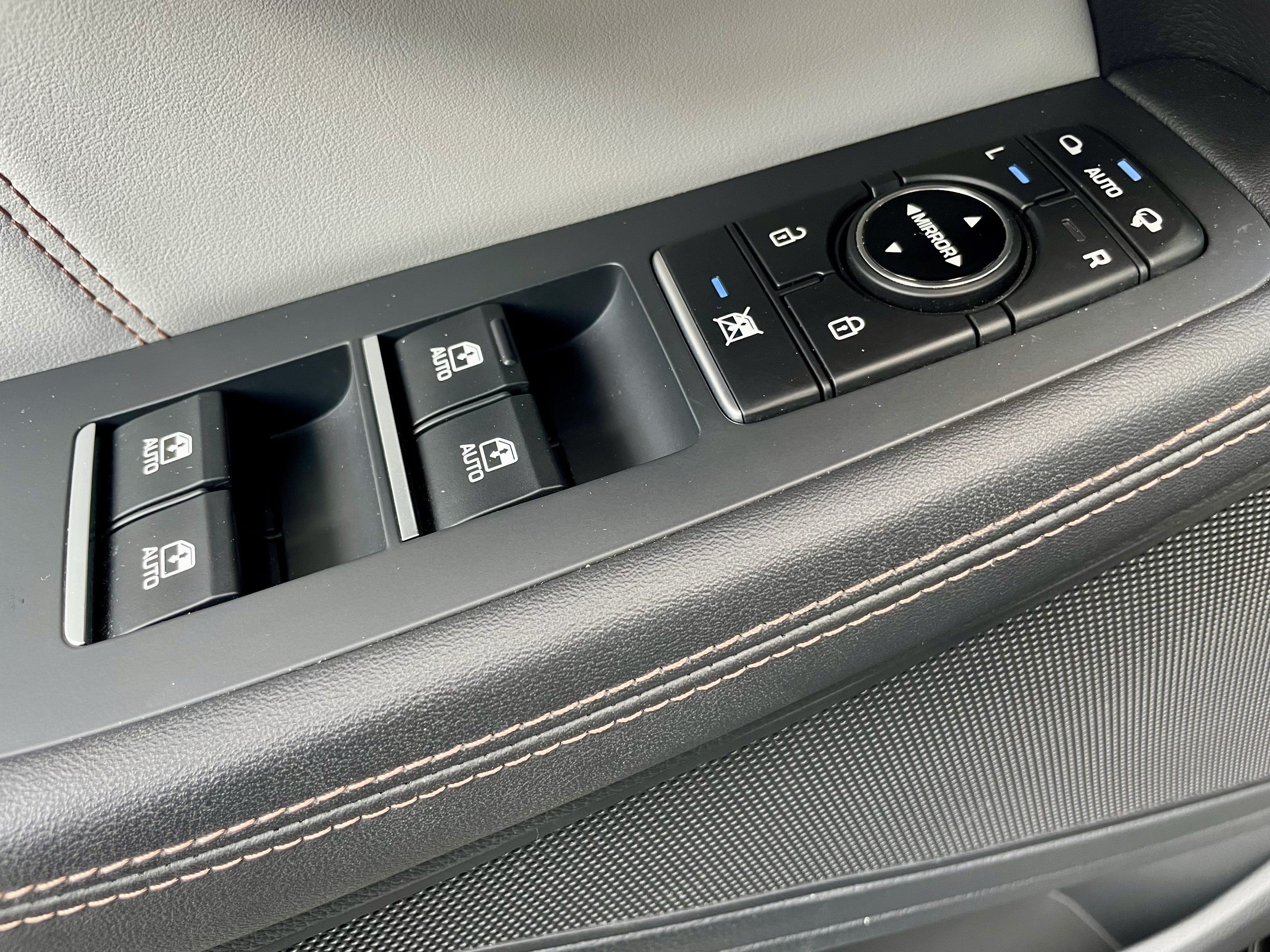Used 2019 Genesis G80 3.3T Sport RWD image 11