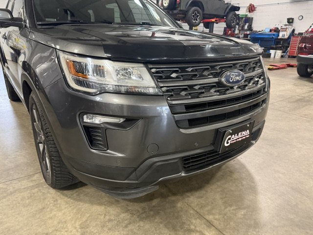 Used 2018 Ford Explorer XLT w/ XLT Appearance Package AWD/4WD image 2