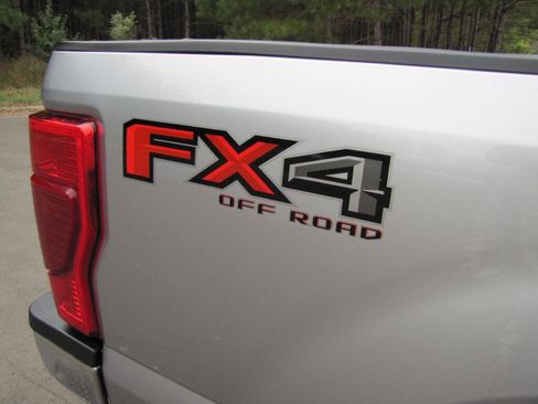 Used 2022 Ford F350 XLT w/ XLT Premium Package image 28