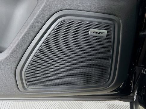 New 2026 Porsche Macan Base image 21