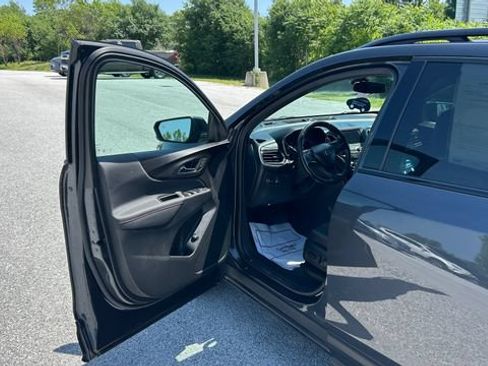Certified 2022 Chevrolet Equinox RS AWD/4WD image 11