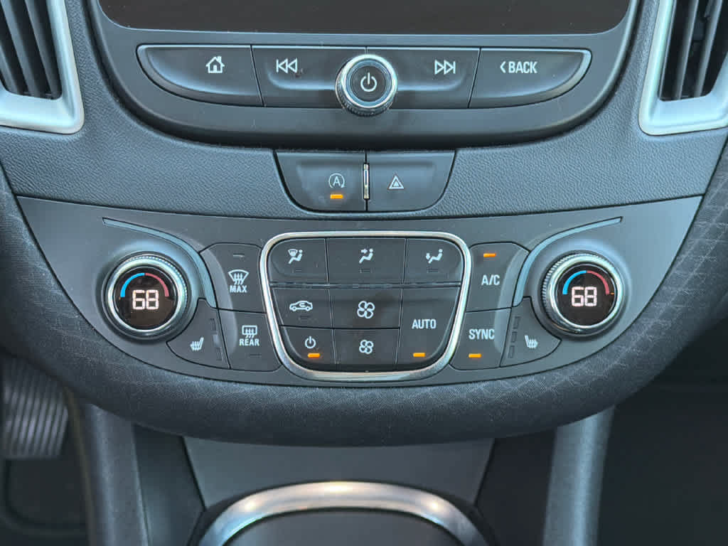 Used 2023 Chevrolet Malibu LT FWD image 32