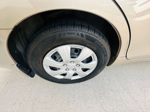 Used 2009 Toyota Camry FWD image 27
