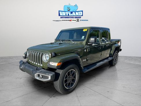 Used 2021 Jeep Gladiator Overland w/ Popular Equipment Package AWD/4WD image 1