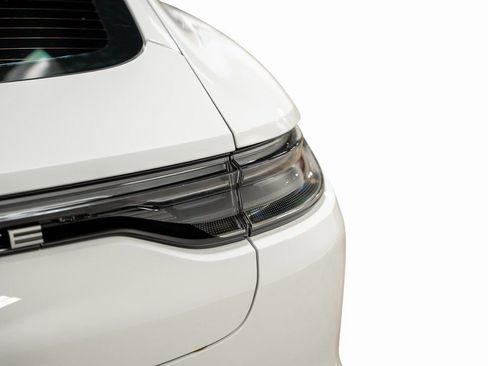 Used 2023 Porsche Panamera Platinum Edition image 22