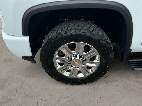 Used 2026 Chevrolet Silverado 3500 High Country w/ High Country Premium Package AWD/4WD image 14
