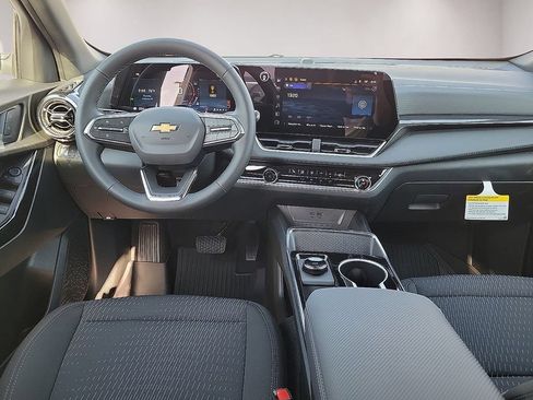 New 2026 Chevrolet Equinox LT w/ Safety and Technology Package FWD image 10