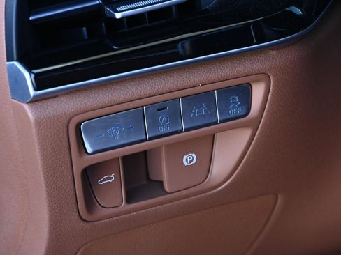 Used 2021 Genesis G80 2.5T image 23