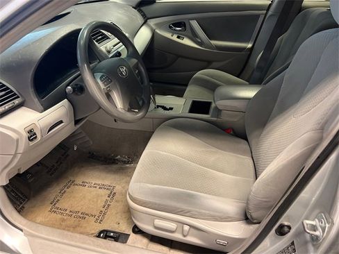 Used 2009 Toyota Camry LE image 6