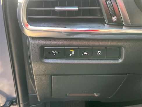 Used 2022 Kia Telluride LX image 10