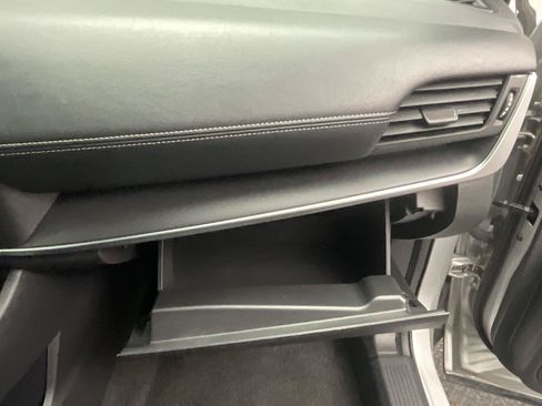 Used 2024 Nissan Rogue S FWD image 25