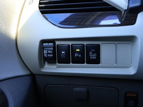 Used 2017 Toyota Sienna XLE image 15