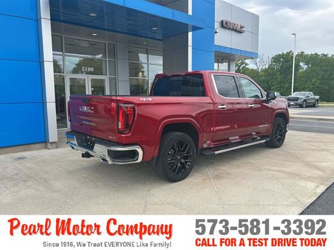 Used 2025 GMC Sierra 1500 SLT w/ SLT Premium Package AWD/4WD image 4