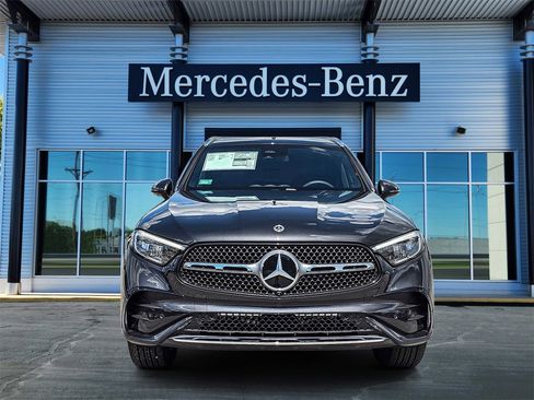 New 2025 Mercedes-Benz GLC 350e 4MATIC image 2
