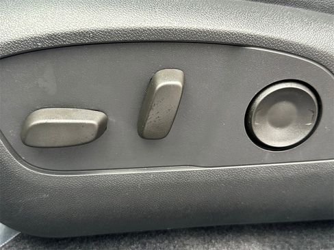 New 2026 Chevrolet Equinox EV LT image 22