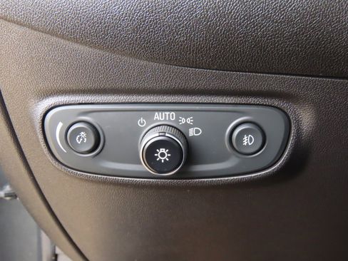 Used 2020 Chevrolet Equinox LT image 27