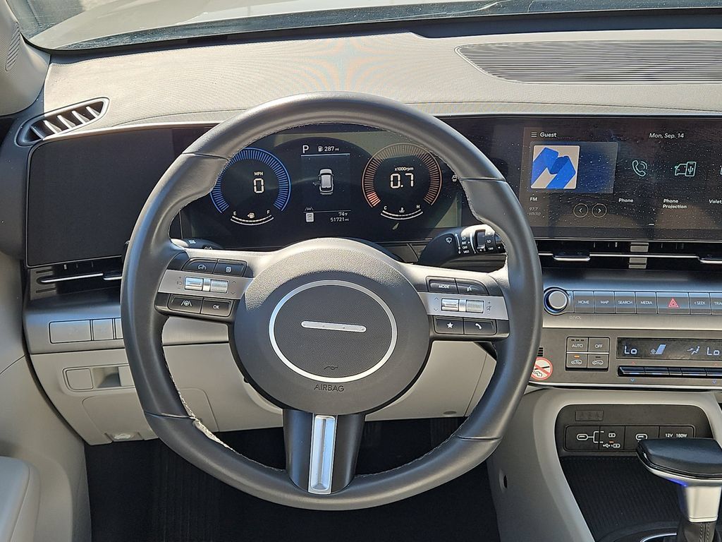Used 2025 Hyundai Kona SEL FWD image 13