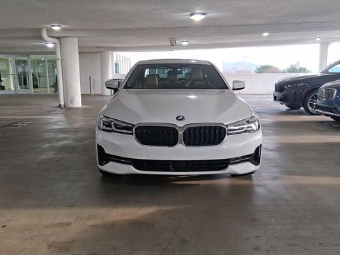 Certified 2023 BMW 530e w/ Executive Package image 4