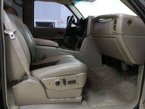 Used 2006 GMC Sierra 2500 SLT w/ Heavy-Duty Power Package image 41