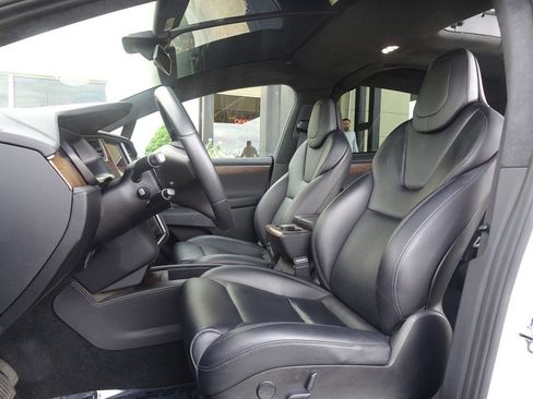 Used 2018 Tesla Model X 75D image 7